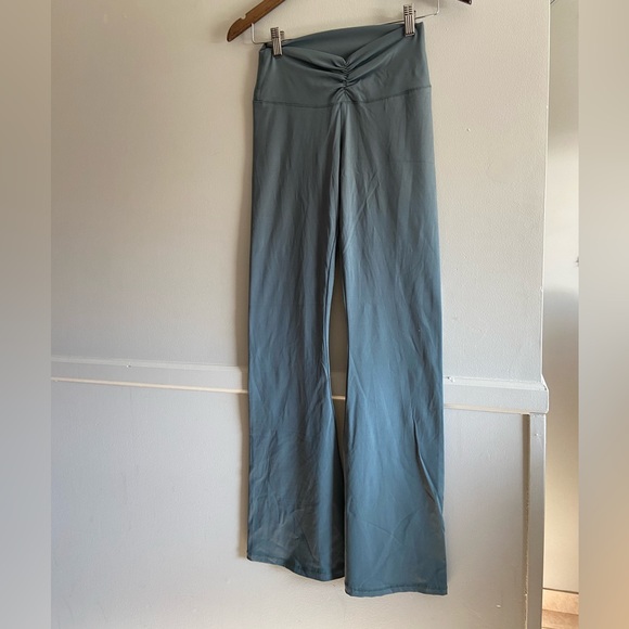 🌸 Forever 21 🌸 flared green/grey leggings - Picture 4 of 10